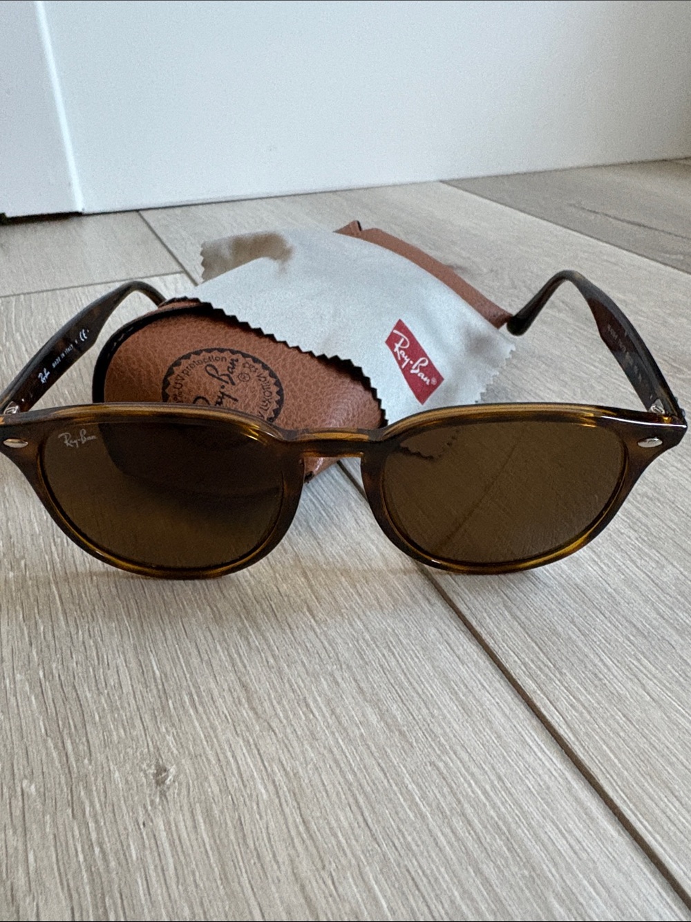 Ray-Ban Tortoiseshell Frame with Brown Lenses Women’s Sunglasses